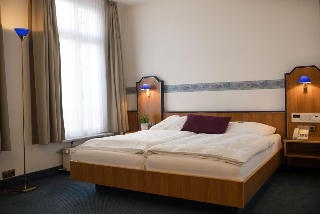 Parkhotel Tillmanns Eltville am Rhein ภายนอก รูปภาพ