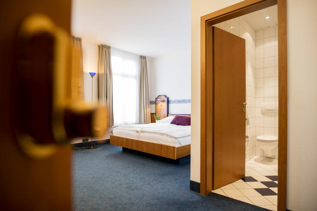 Parkhotel Tillmanns Eltville am Rhein ภายนอก รูปภาพ